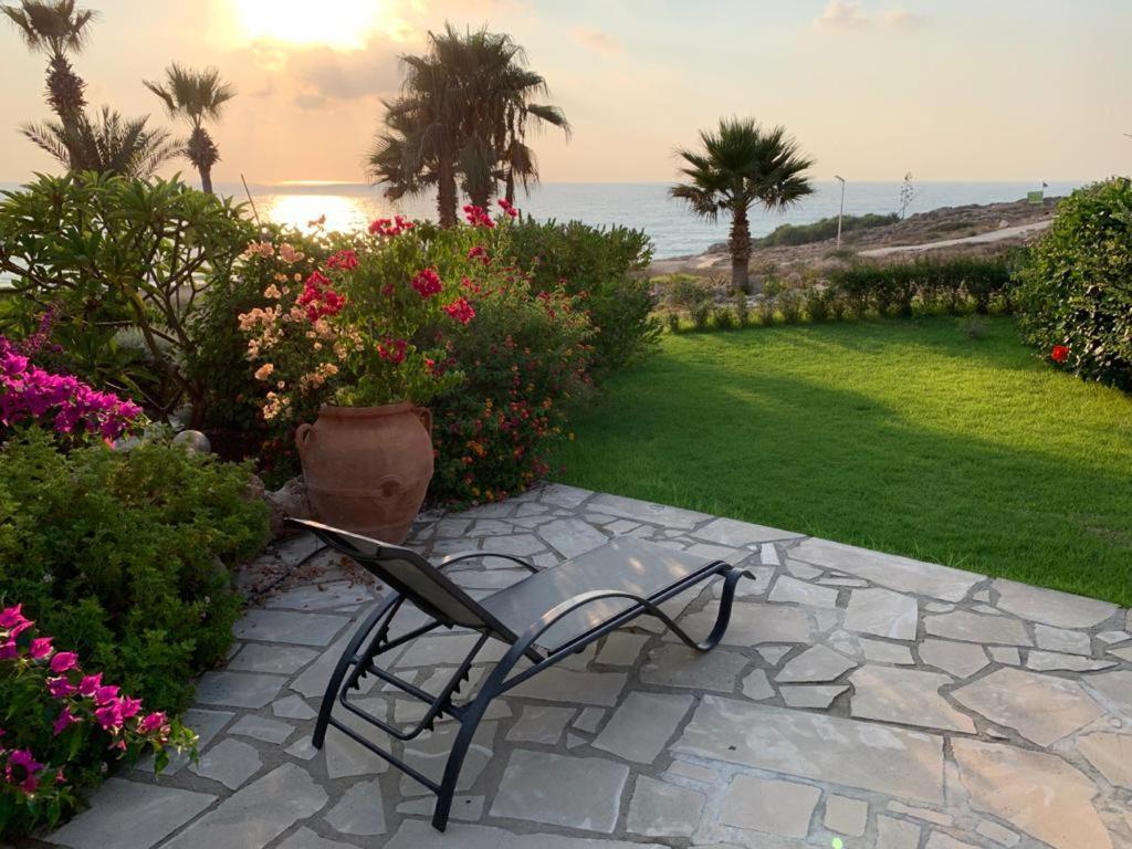 Sea front Villa Kristina Klorakas Exteriör bild
